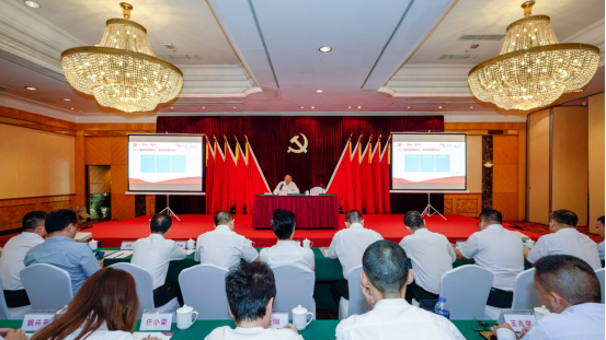 尊龙凯时集团任丁书记带头讲授“不忘初心、牢记使命”主题教育专题党课